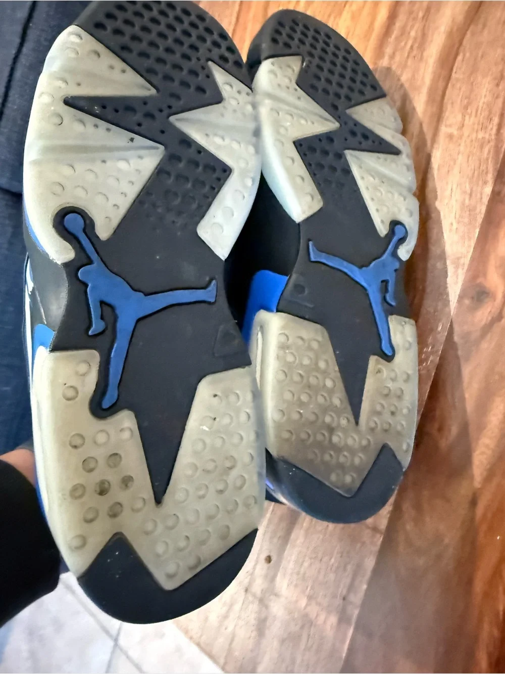 Jordan Black and Blue MVP black royal size 9 men like new